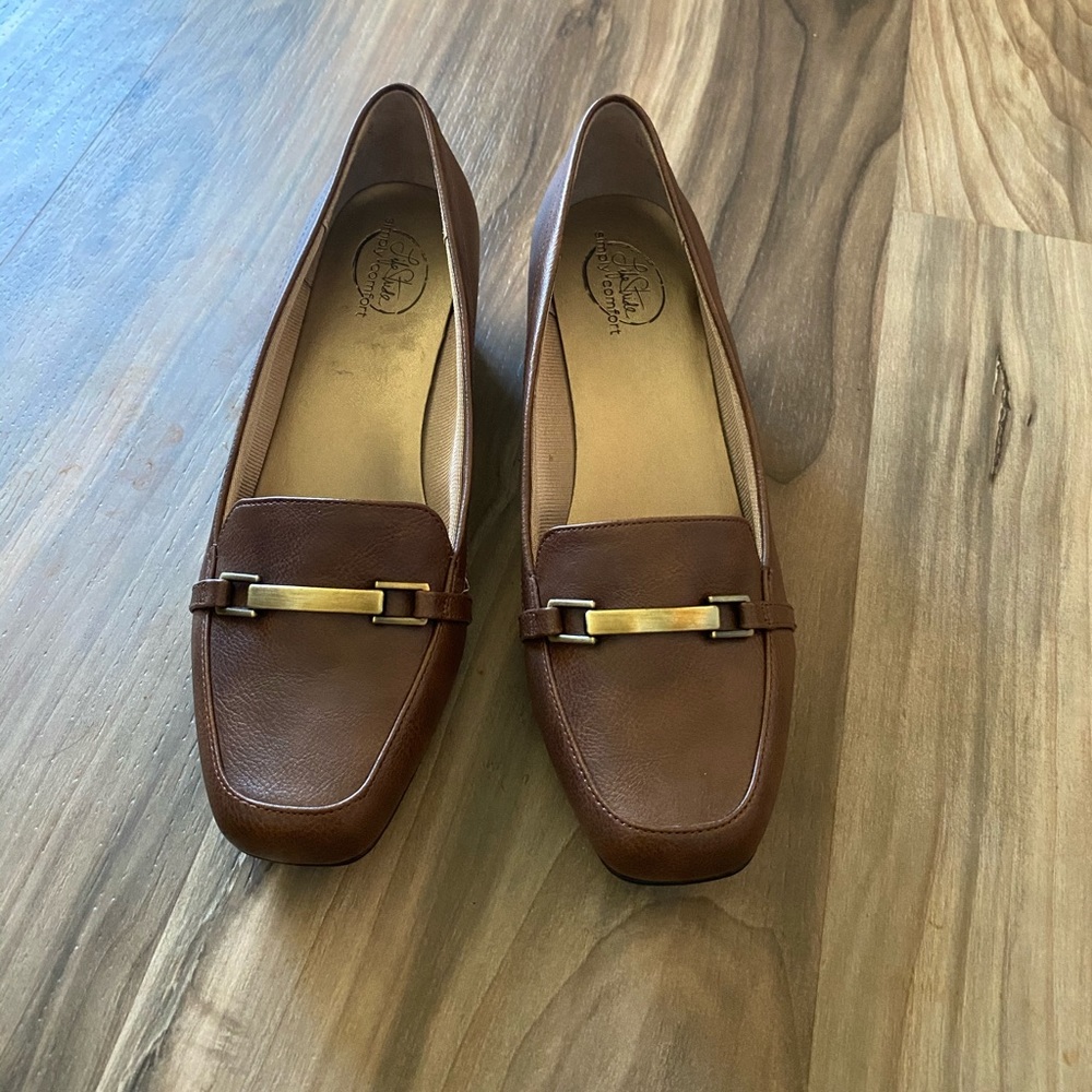 Life stride heels